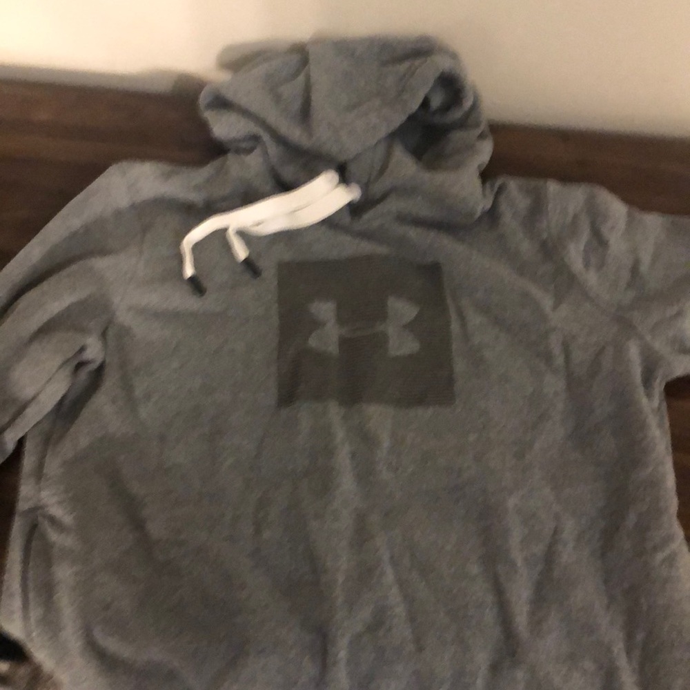Under armour hoodie size small